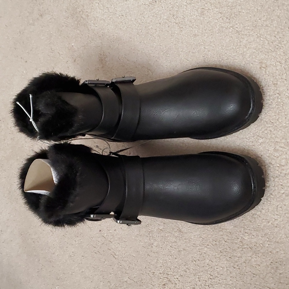 Universal Thread Janet boots size 9 1/2